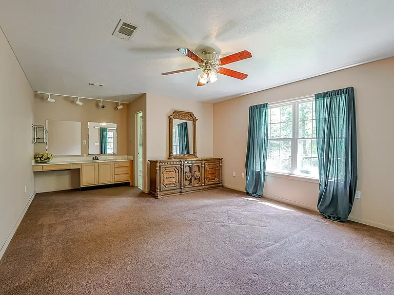 8 Vick Rd — Photo 21