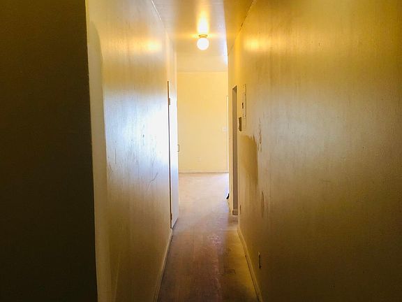 3rd image of 106 Locust Hill Ave APT 2J