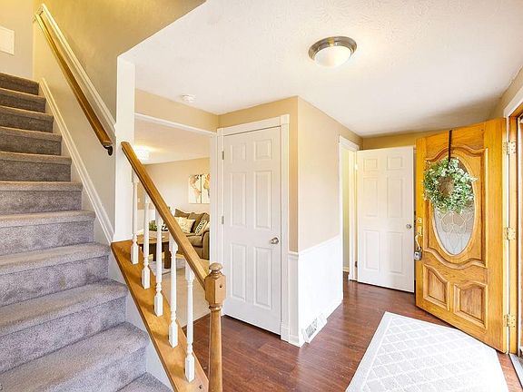 4th image of 2033 Stoney Hill Dr