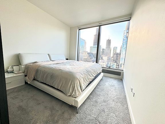 5th image of 60 E Monroe St Unit 3006
