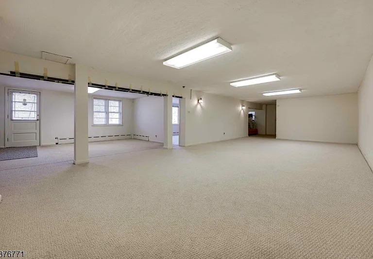 17 Oxford Dr — Photo 23