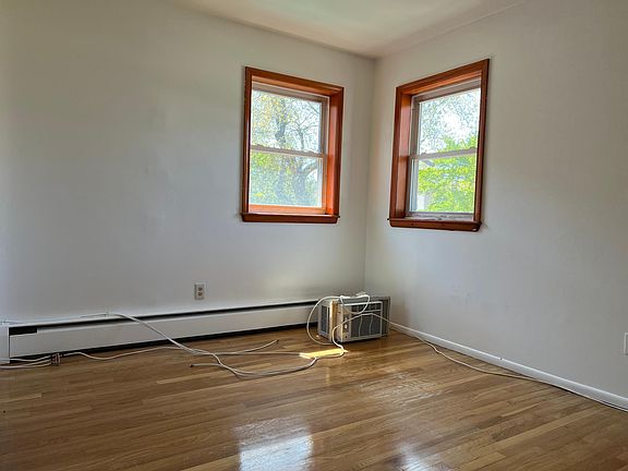3rd image of 182 Justin Ave #2
