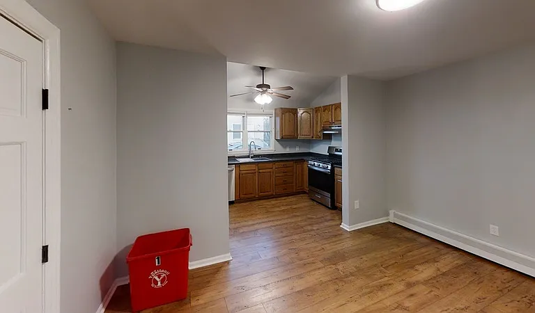 120 N Summit St #1 — Photo 4
