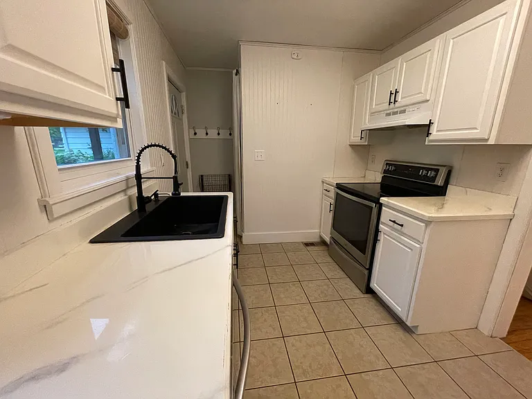 2528 Jefferson Ave — Photo 24