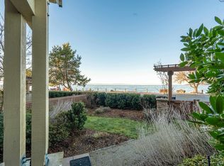 5160 Davis Bay Rd #105, Sechelt, BC V7Z0H3