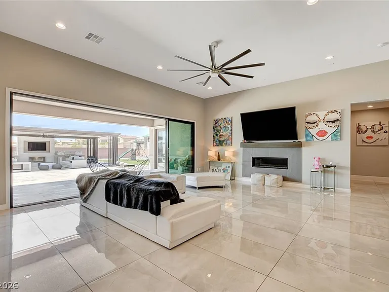 8477 Wolf Mountain Ct — Photo 20