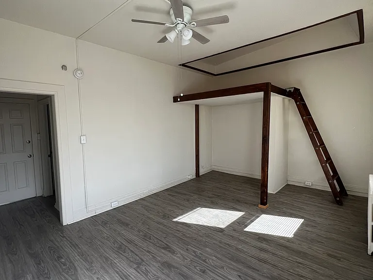 1921 Wallace St #3F — Photo 4