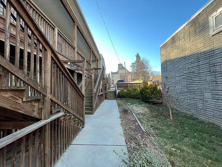 516 E Chestnut St #6 — Photo 12