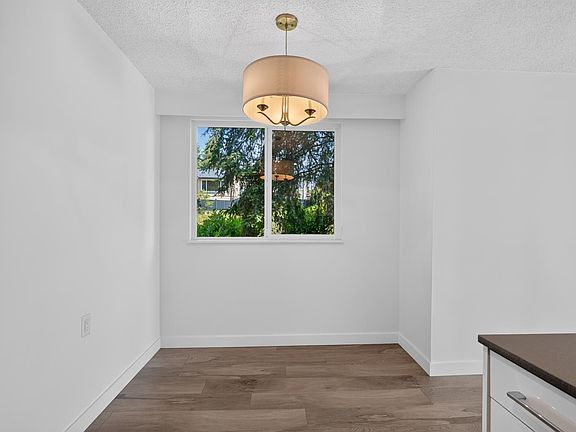 5th image of 371 Ellesmere Ave #412