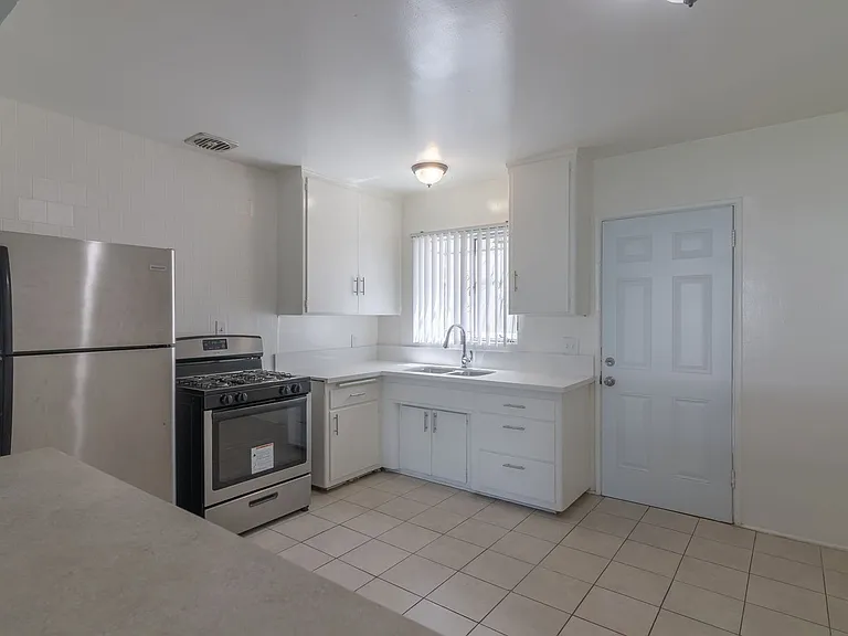 3868 Potomac Ave #6A — Photo 2