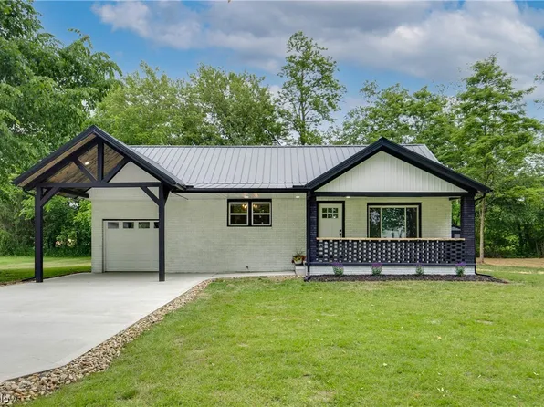 8613 Mapleton St SE, East Canton, OH 44730