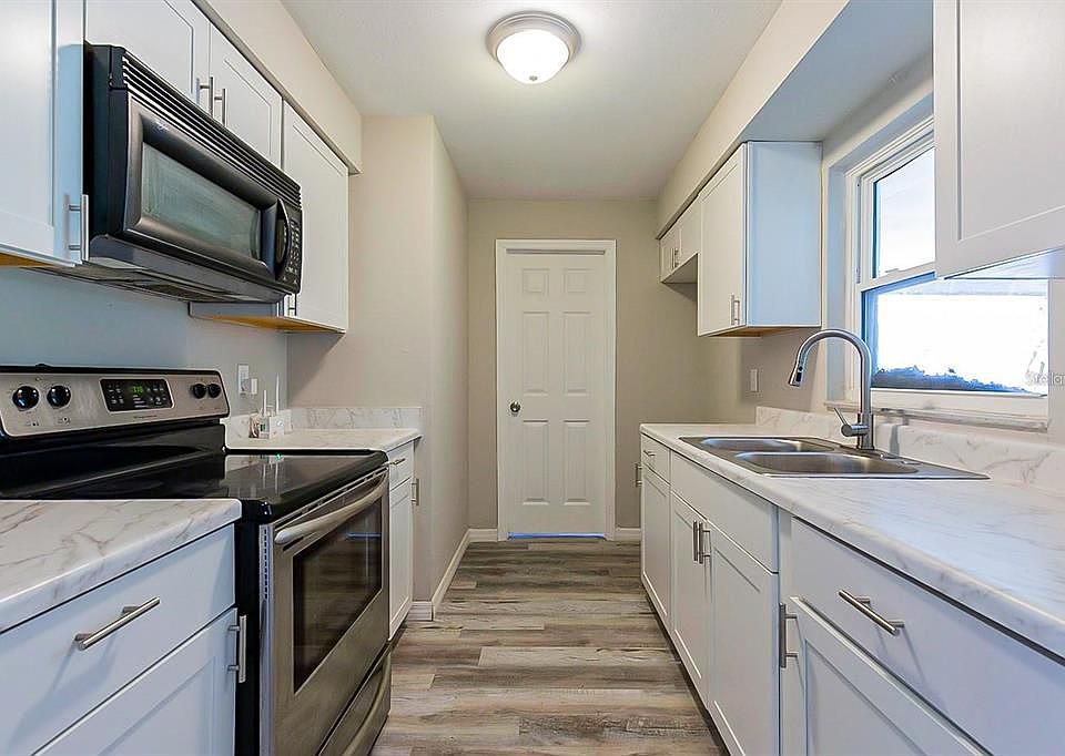 2nd image of 3410 Aloha Dr
