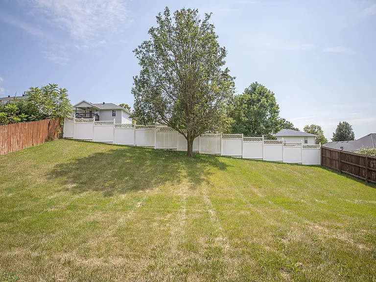 3725 Oxford Rd — Photo 40