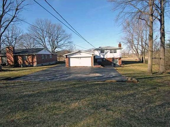 3rd image of 536 Emerson Rd