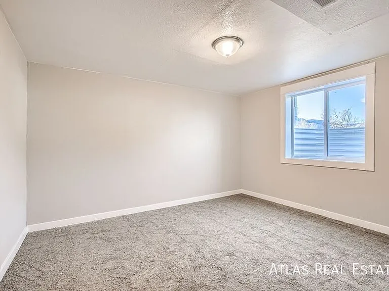 331 N Columbine St #A — Photo 10