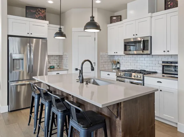 3974 SW Coyote Ave, Redmond, OR 97756