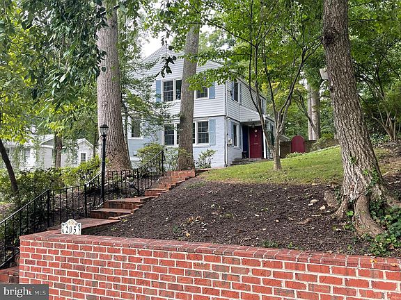 3rd image of 205 Poplar Dr
