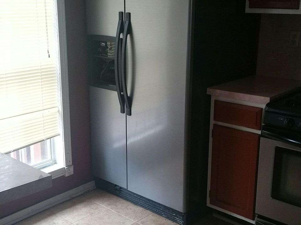 2nd image of 6577 Wellington Sq
