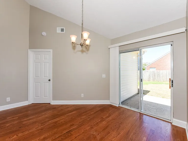 1241 Alandee St — Photo 6