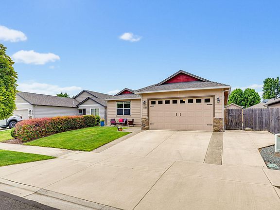 3rd image of 1051 Compton Way