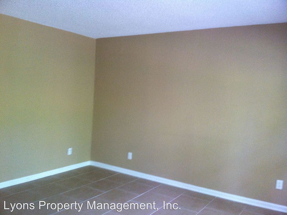 2nd image of 1305 Breckenridge Dr APT 10