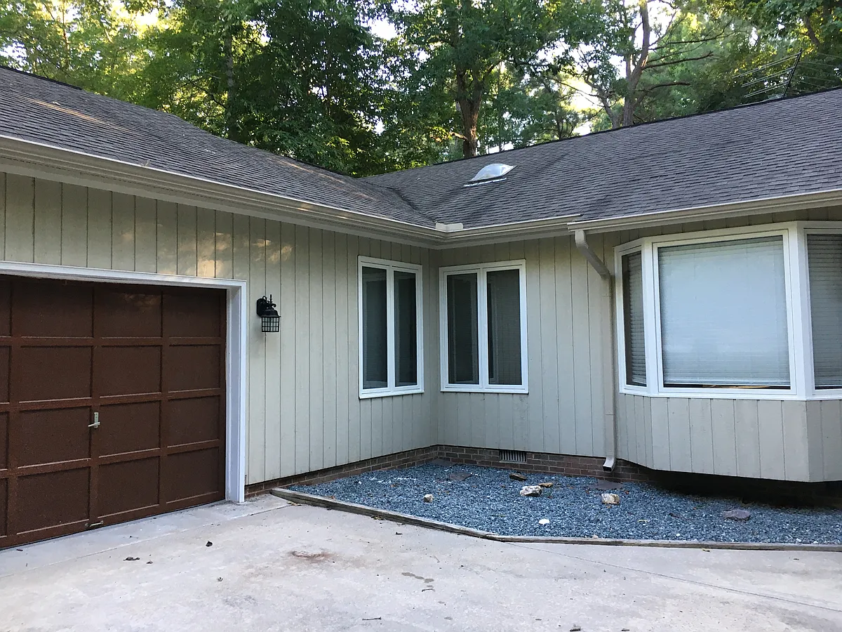 Building Photo - 5055 Bluebird Dr