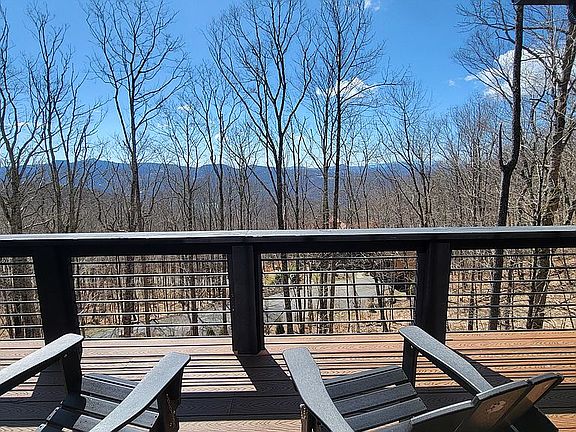 2nd image of 170 Lodge Woods Trl
