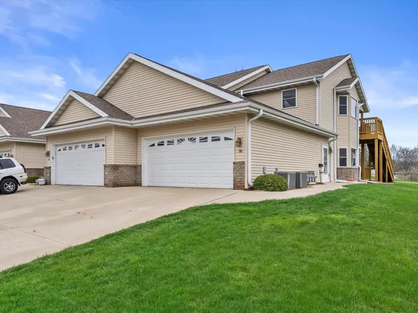 865 Prairie GARDENS #90, Kewaskum, WI 53040