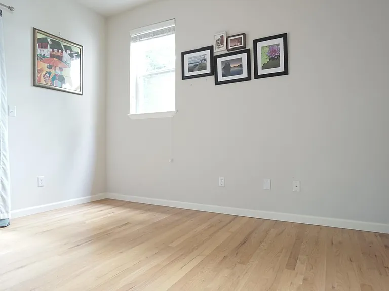 14878 SE 16th St — Photo 9