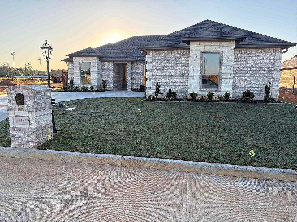 1st image of 103 Moonlight Dr