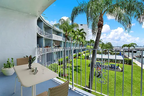 Harbor West Apartments Photo 1