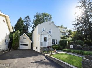 320 Delavan Ave, Greenwich, CT 06830