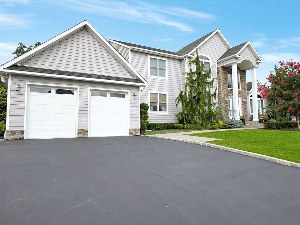 1st image of 1 Farmhouse Ln