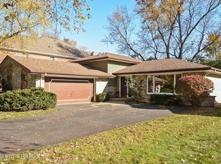 909 S Mitchell Ave, Arlington Heights, IL