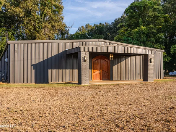 6710 Money Rd, Greenwood, MS 38930