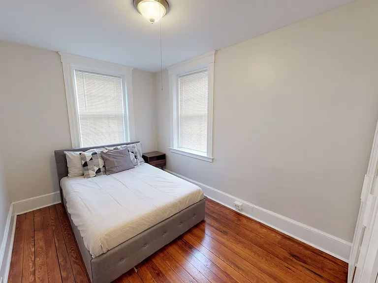 542 Chapel St #5 — Photo 8