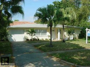 484 Bayview Dr NE, Saint Petersburg, FL 33704