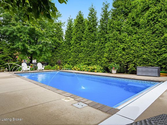 2nd image of 6502 Arbor Ridge Dr