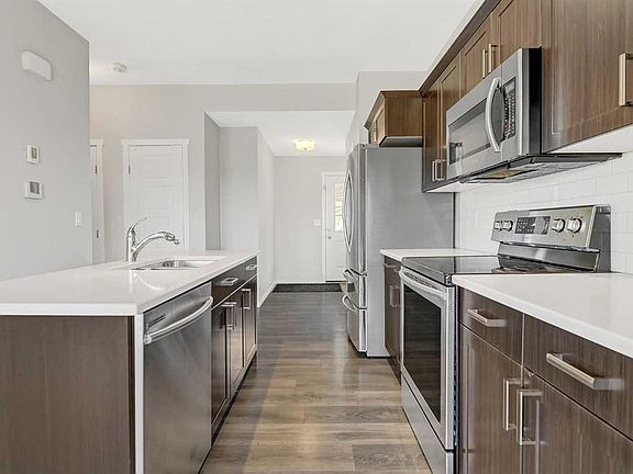 5th image of 8459 E 101st Ave
