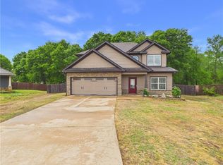 16 Golden Eagle Ct, Fort Mitchell, AL 36856