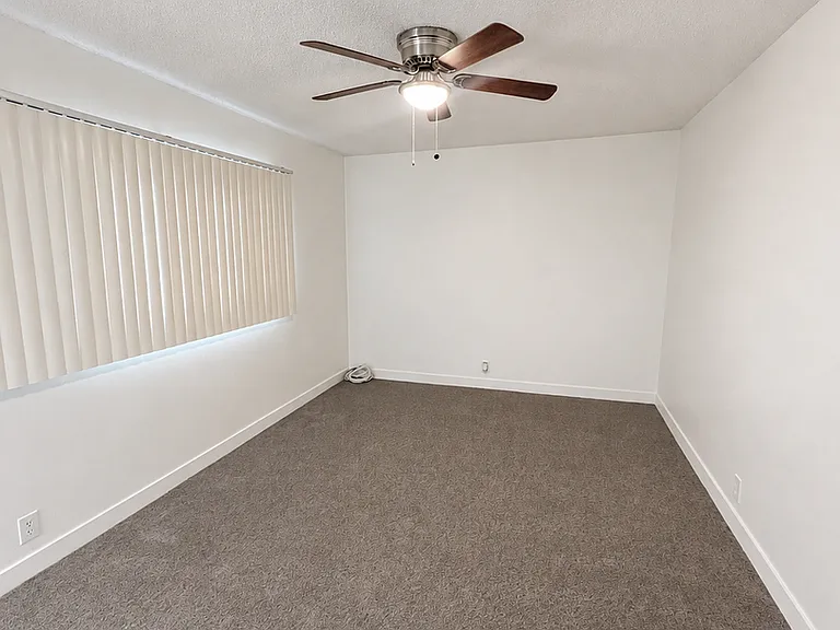 14905 Lemoli Ave. — Photo 7
