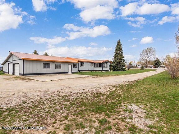 2nd image of 861 W Highway 33