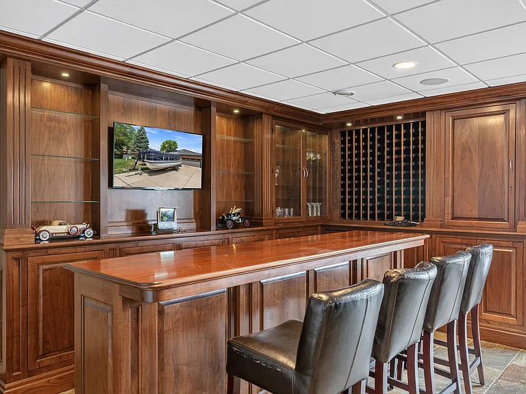 Basement dry bar