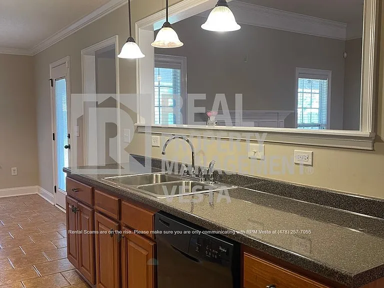 106 Galloway St — Photo 4