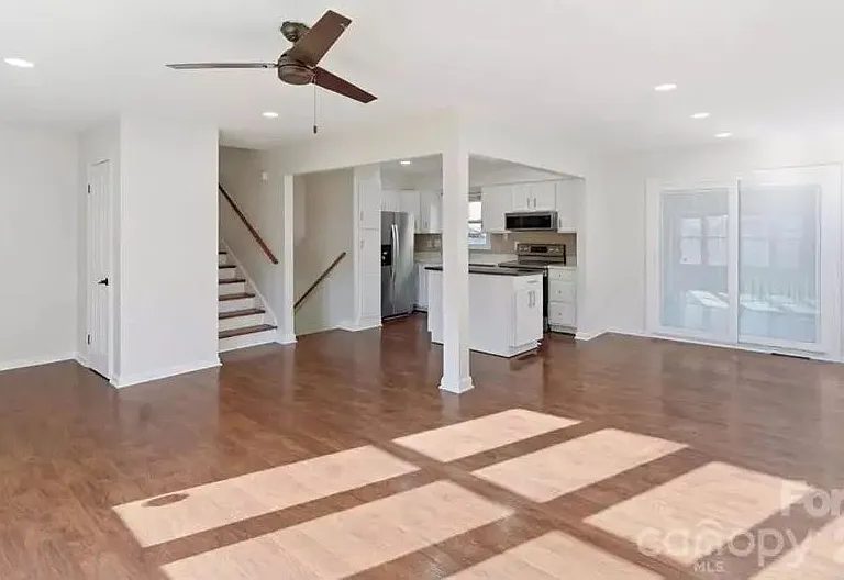 5810 Red Carriage Ln — Photo 9