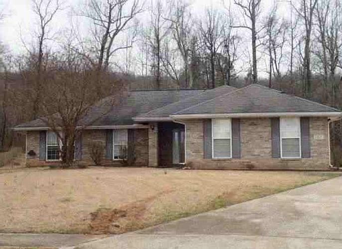 1st image of 107 Rolling Meadow Ln