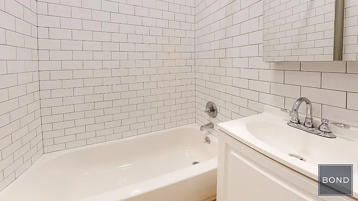 Rented by Bond New York | media 4