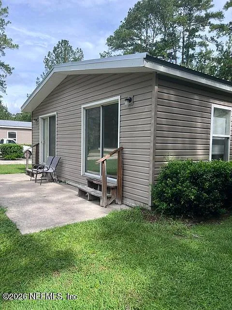 2 bed, 1.0 bath, 1300 sqft, $1,100 — Photo 2