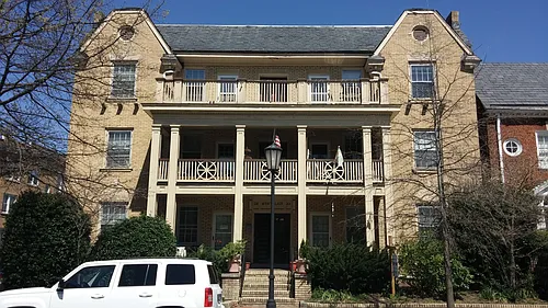2832 Monument Ave.* Photo 1