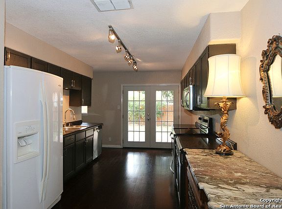 3rd image of 6862 Maple Springs St